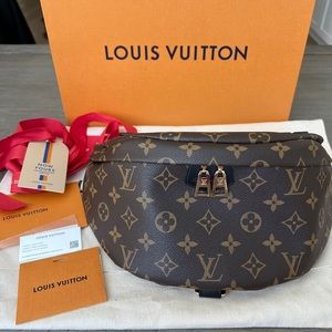 BRAND NEW LOUIS VUITTON BUMBAG MONOGRAM